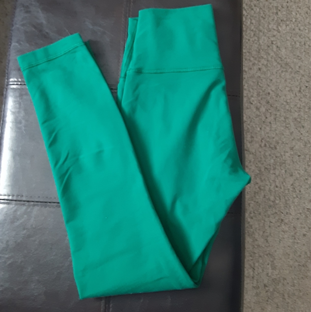 Lululemon wunder under